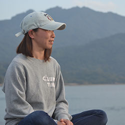 越村 佳世
